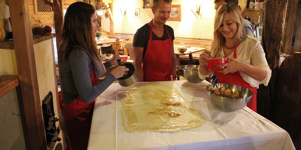 Sound of Music - Private Half-Day Tour & Cooking Class - preparation apple strudel © Edelweiss Cooking School