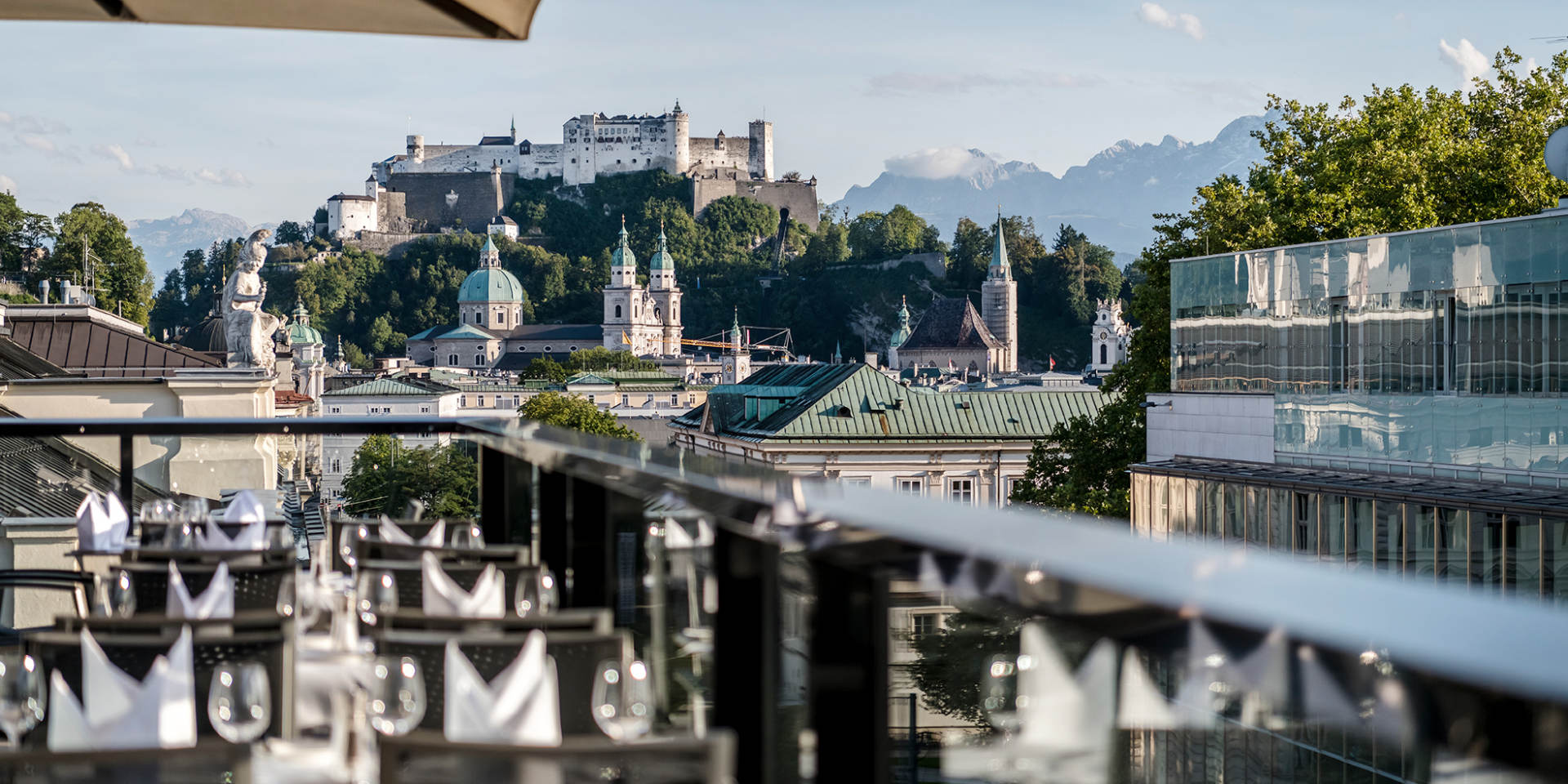 IMLAUER HOTEL PITTER Salzburg - Sky Restaurant Terrasse Aussicht © IMLAUER HOTEL PITTER Salzburg
