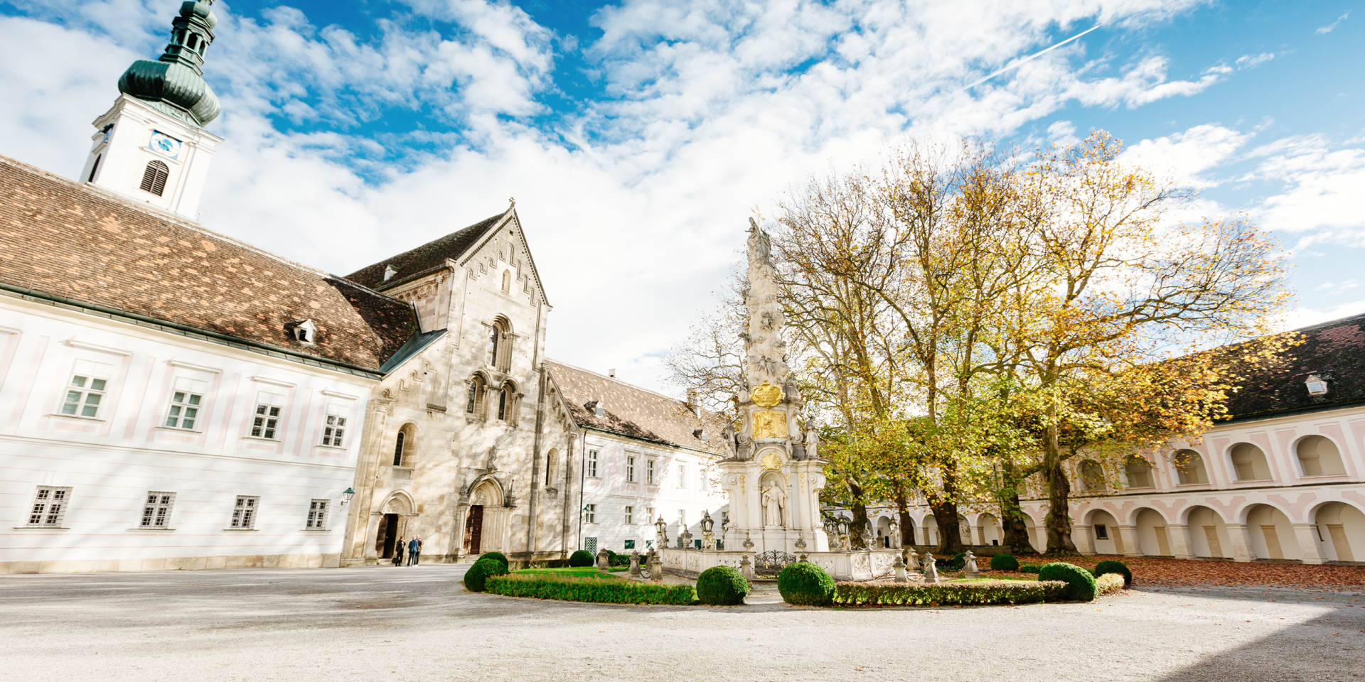 Vienna Woods Tour - Heiligenkreuz Abbey © Vienna Sightseeing Tours | Bernhard Luck
