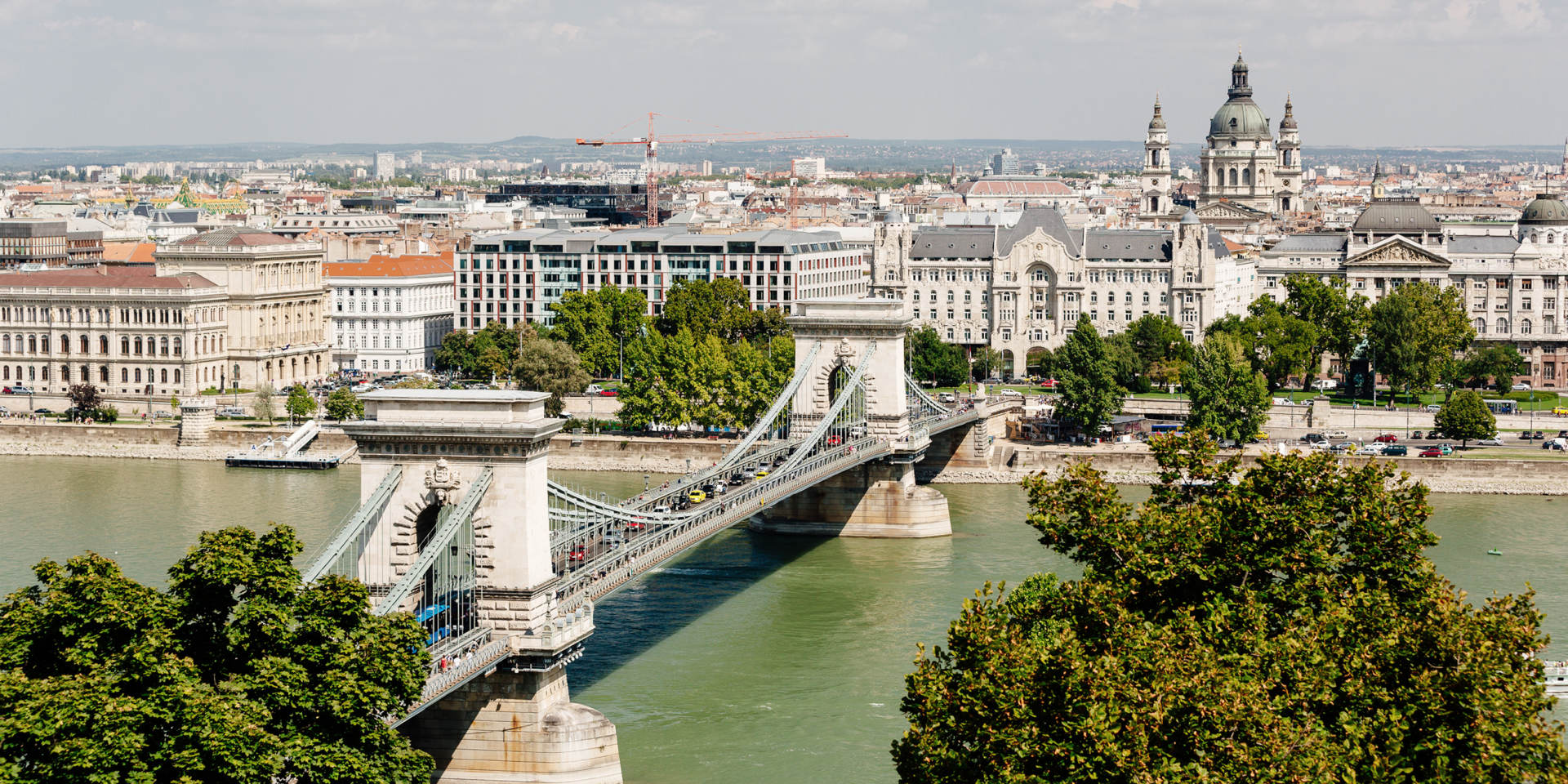 Day tour Budapest - Chain Bridge © Vienna Sightseeing Tours