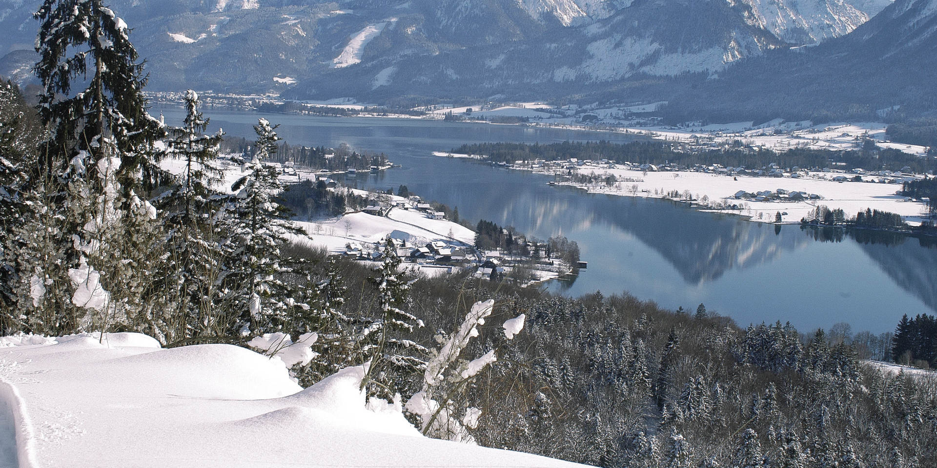 Lake Wolfgang in winter - panorama © WTG