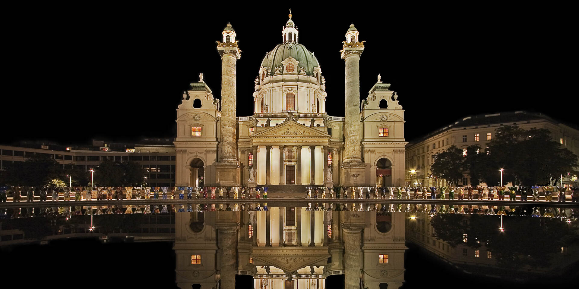 Karlskirche - Aussenansicht bei Nacht © Salzburger Konzertgesellschaft