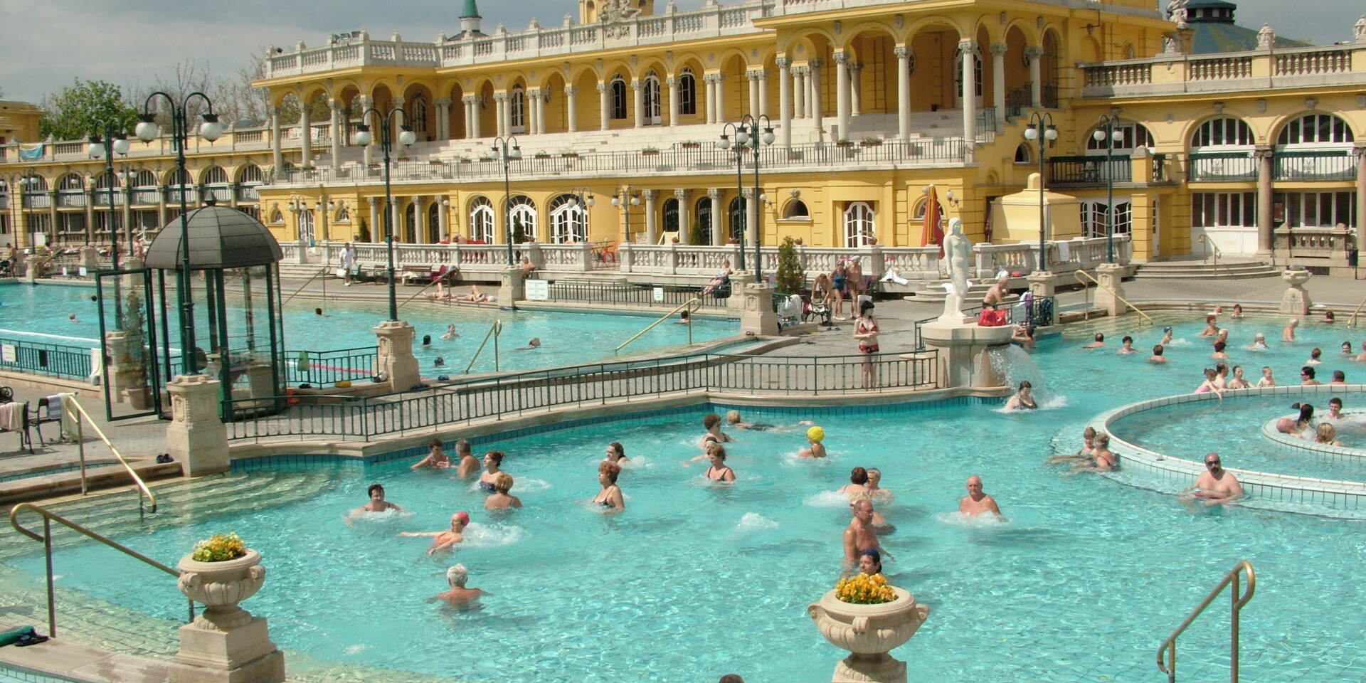 Gellért Thermal Bath - exterior view and outdoor pool © Budapest Spas