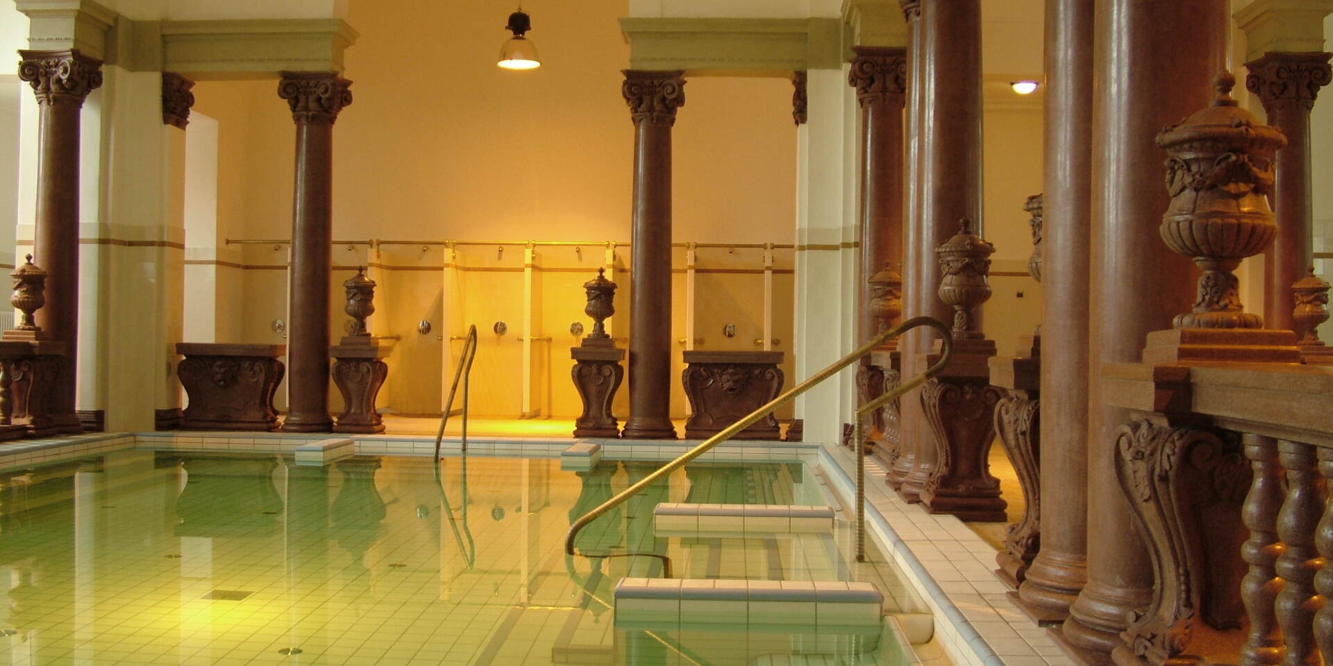 Gellért Thermal Bath - indoor pool © Budapest Spas