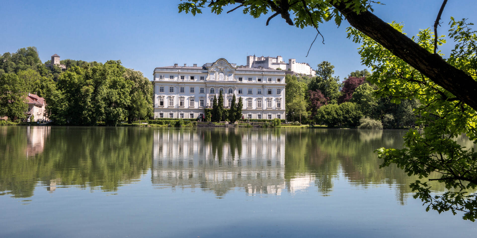 Schloss Leopoldskron mit See © Panorama Tours