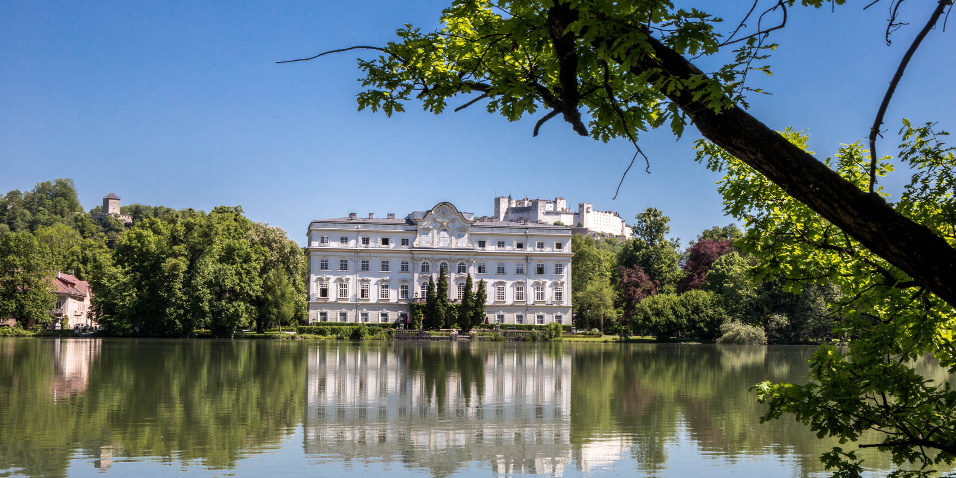 Schloss Leopoldskron mit See © Panorama Tours