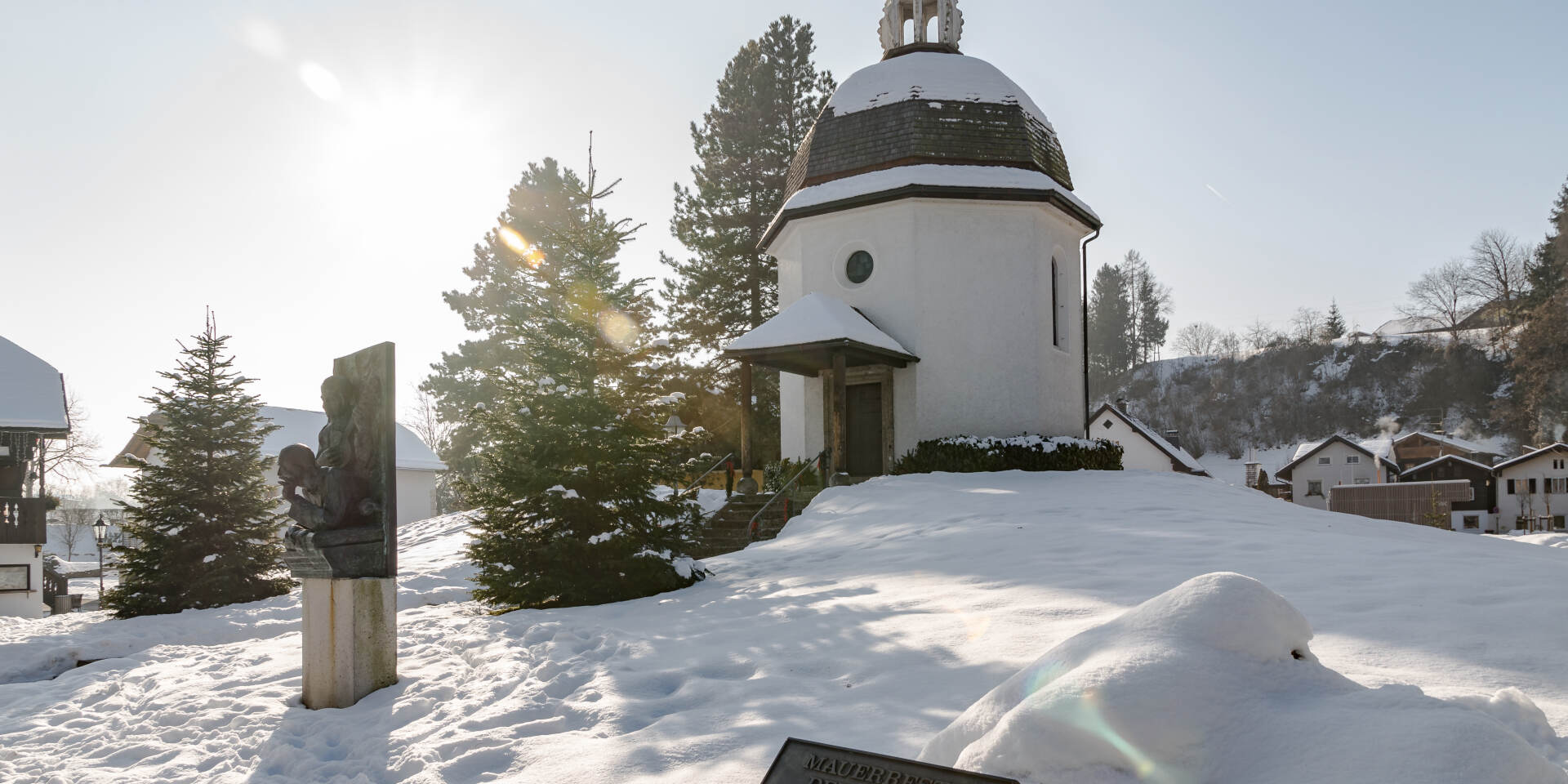 Silent Night Chapel in the sun © Tourismusverband Oberndorf