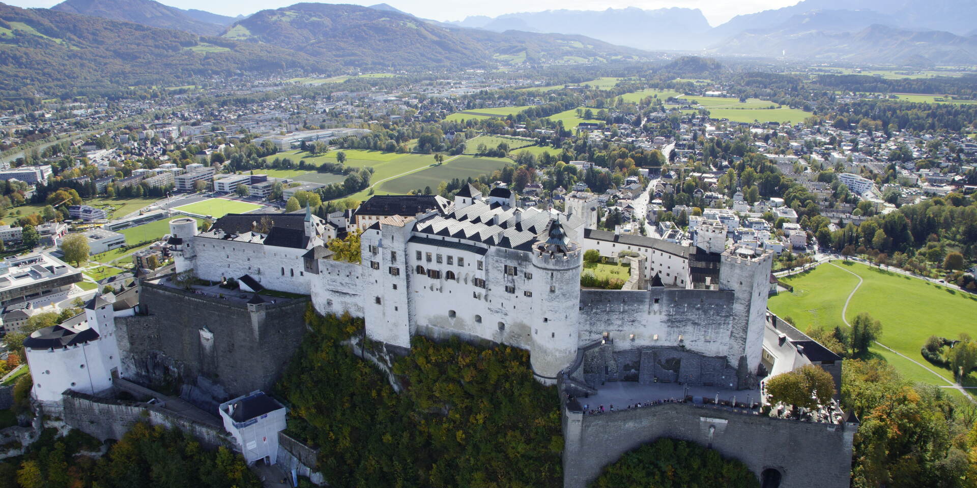 Festung Hohensalzburg - Festung aus der Luft © Salzburger Burgen und Schlösser