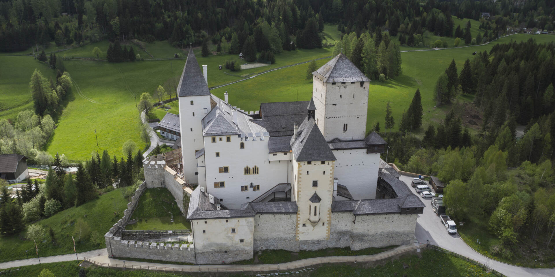 Burg Mauterndorf - Vogelperspektive © Salzburger Burgen und Schlösser