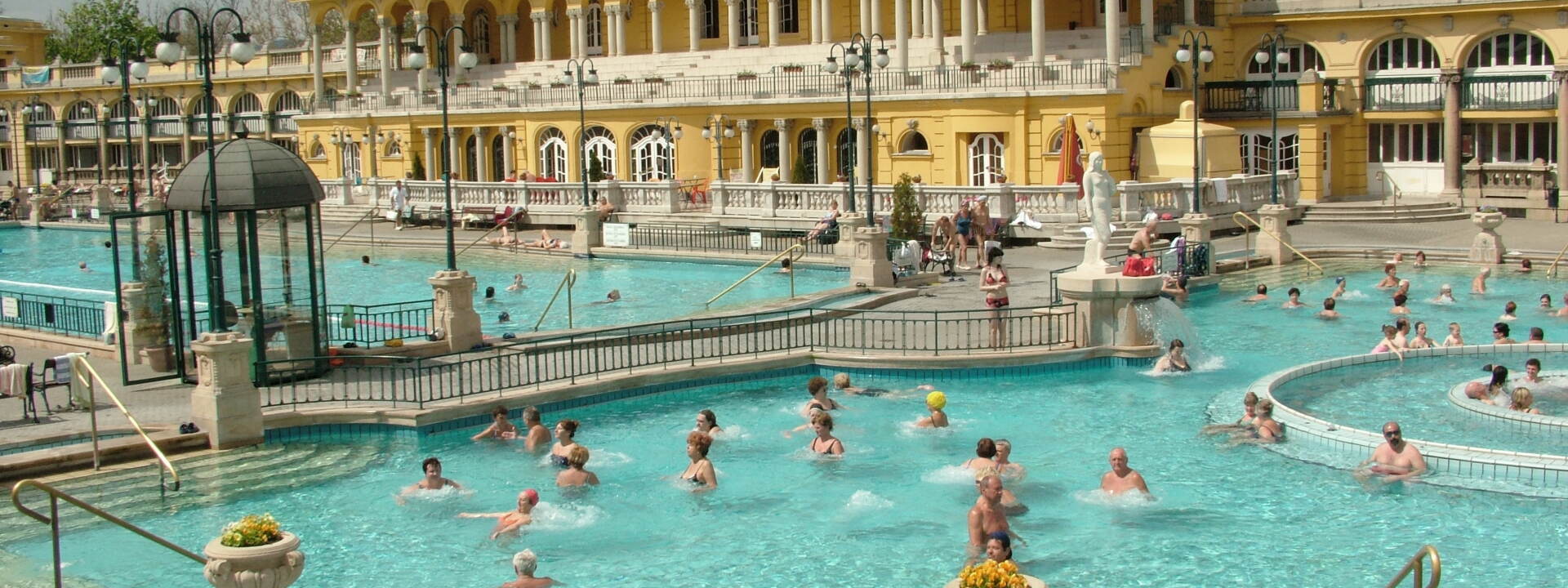 Gellért Thermal Bath - exterior view and outdoor pool © Budapest Spas