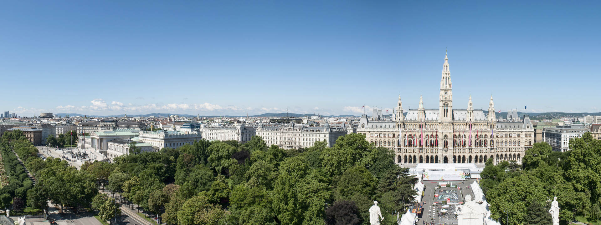 Vienna - view to Ringstrasse from the roof of Burgtheater © WienTourismus | Christian Stemper