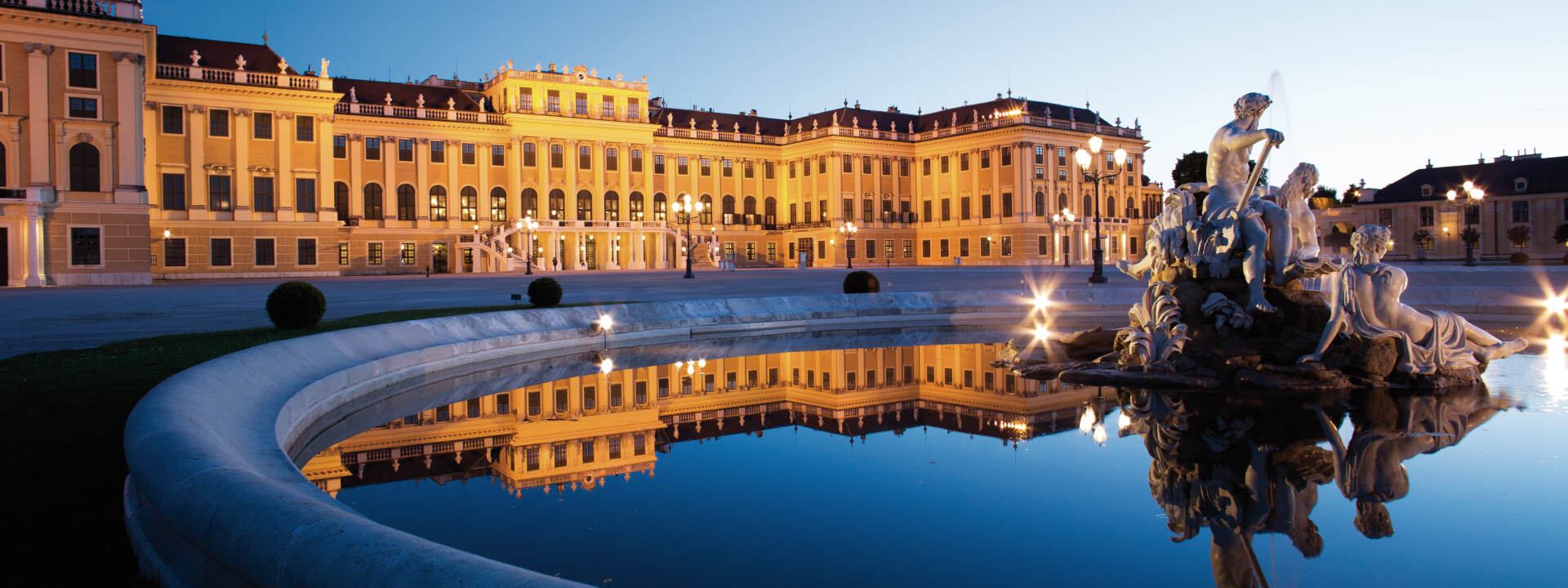 Schönbrunn Palace at night © WienTourismus | Peter Rigaud