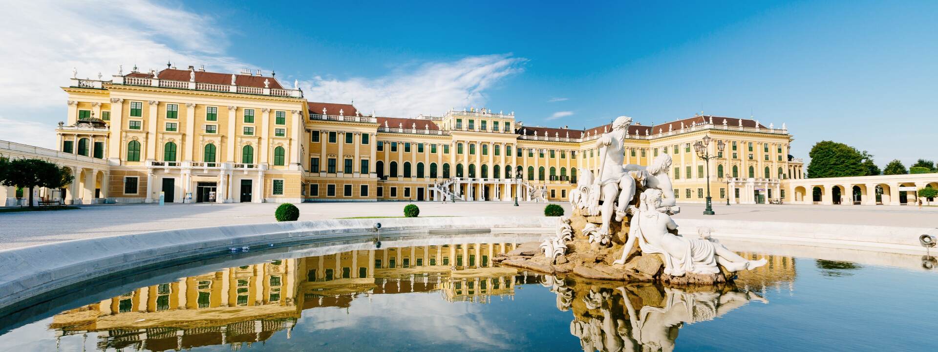 Historische Stadtrundfahrt Wien - Schloss Schönbrunn mit Brunnen © Vienna Sightseeing Tours | Bernhard Luck