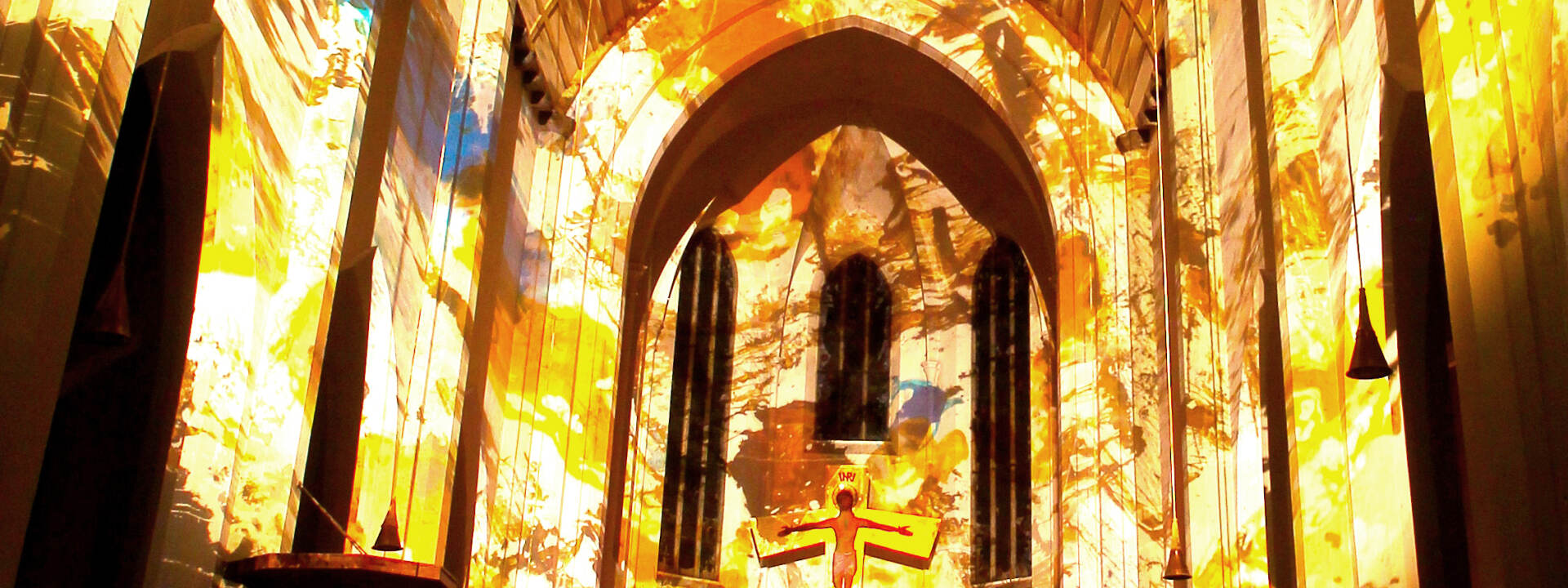 Salzburger Advent - light projections in the St. Andrew's church © Salzburger Advent