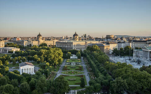 Vienna - view to Volksgarten, museums and parliament © WienTourismus | Christian Stemper