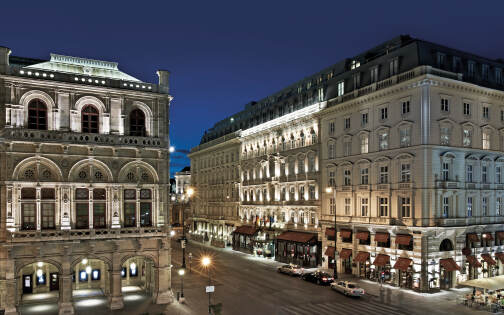 Hotel Sacher Wien - exterior view at night © Hotel Sacher