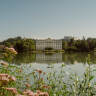 Panoramic shot of Hohensalzburg Fortress above a beautiful lake © Tourismus Salzburg GmbH / Patrick Langwallner