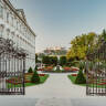 Hohensalzburg Fortress towers over Salzburg's Mirabell Gardens in the background © Tourismus Salzburg GmbH / Patrick Langwallner