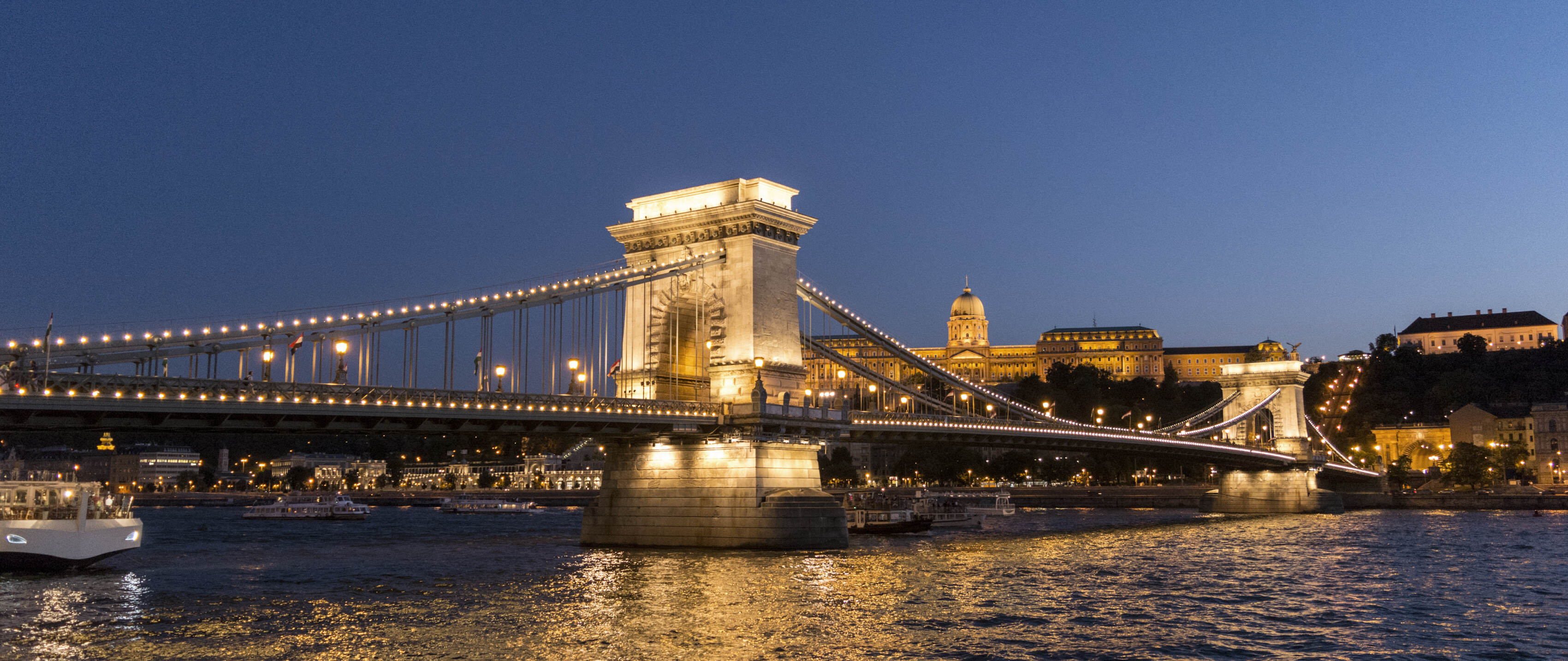 Kettenbrücke über die Donau - Sehenswürdigkeiten in Budapest