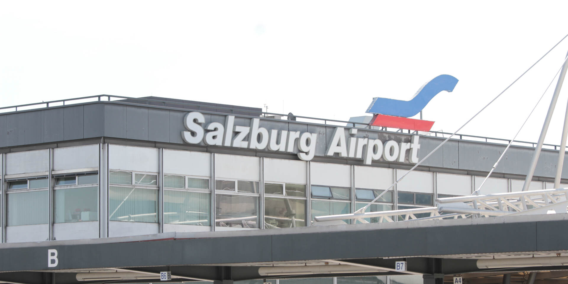 Flughafen Salzburg Innsbrucker Bundesstraße Salzburg österreich www.panoramatours.com